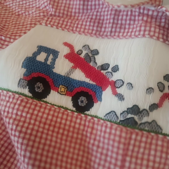 VIVE LA-FETE Dump Trucks Button Back Button Crotch 6 mo Check Onesie - Picture 5 of 6